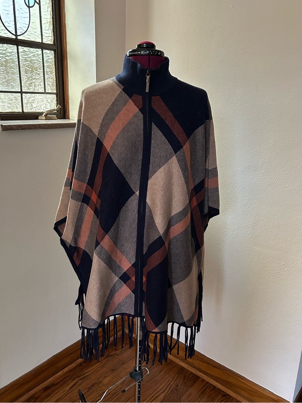 ·Rachel Zoe· Neutral Plaid Fringe Fall Cape Shawl Size Small